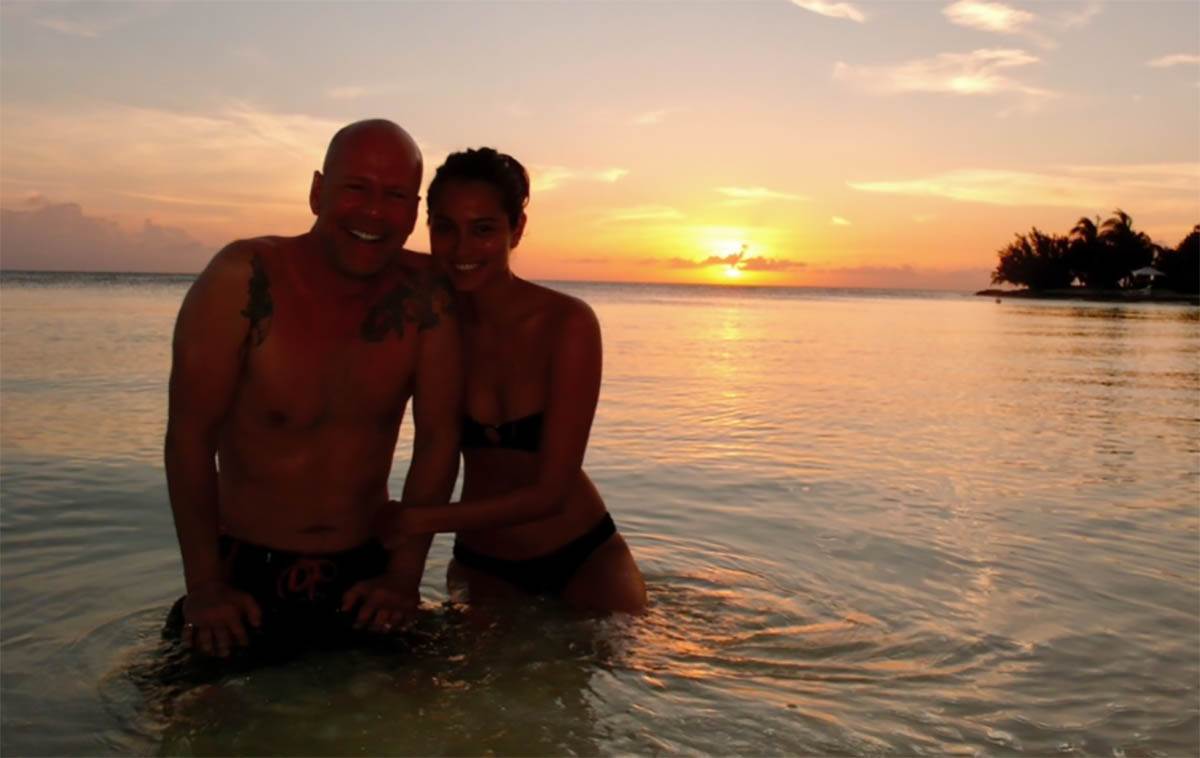 Brus Vilis supruga Ema Heming Vilis ćerke (9).jpg