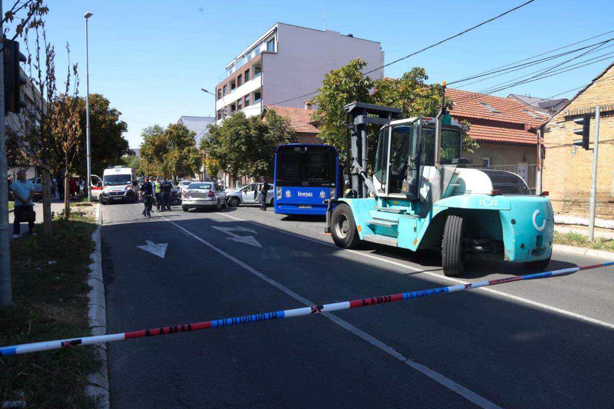 nesreća u Zemunu (6).jpg