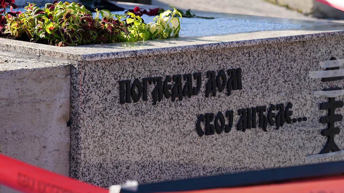 podignut spomenik Bori Čorbi (5).jpg