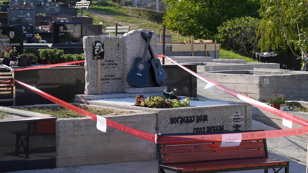 podignut spomenik Bori Čorbi (1).jpg