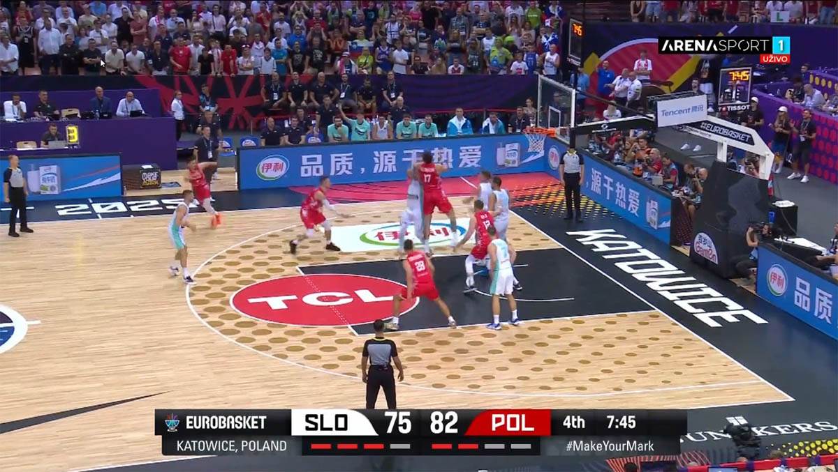 Luka Dončić tuča na Eurobasketu (2).jpg