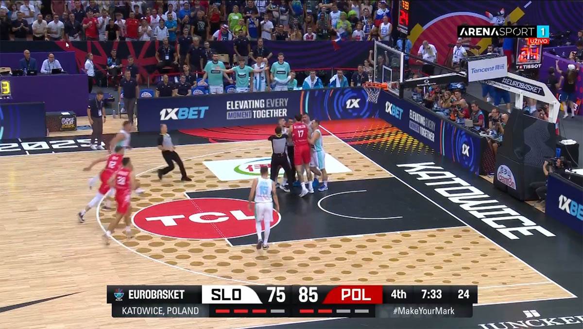 Luka Dončić tuča na Eurobasketu (5).jpg