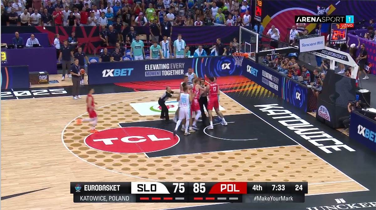 Luka Dončić tuča na Eurobasketu (6).jpg