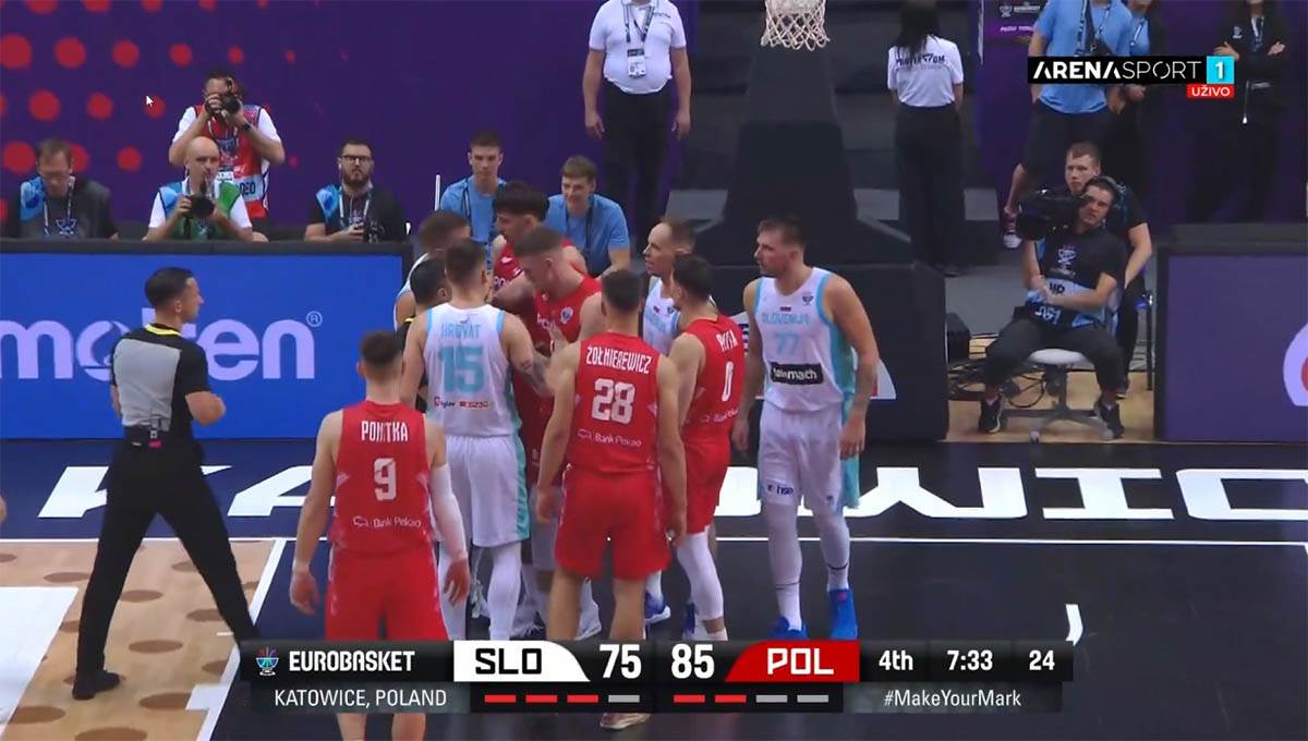 Luka Dončić tuča na Eurobasketu (8).jpg