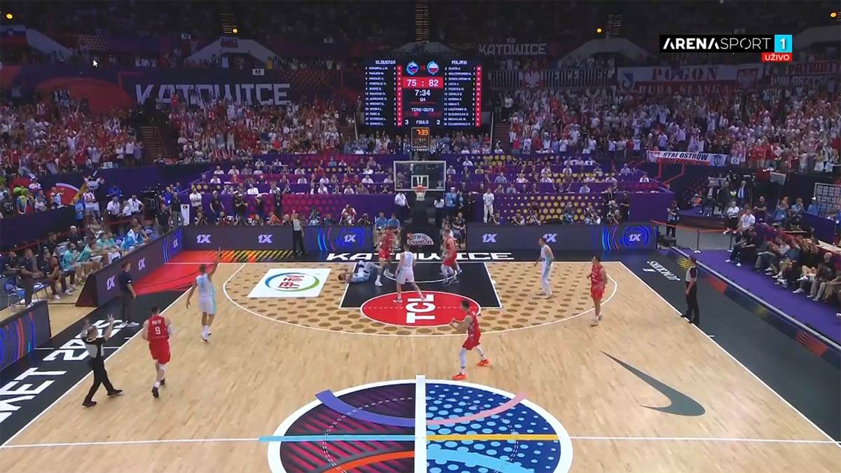 Luka Dončić tuča na Eurobasketu (11).jpg