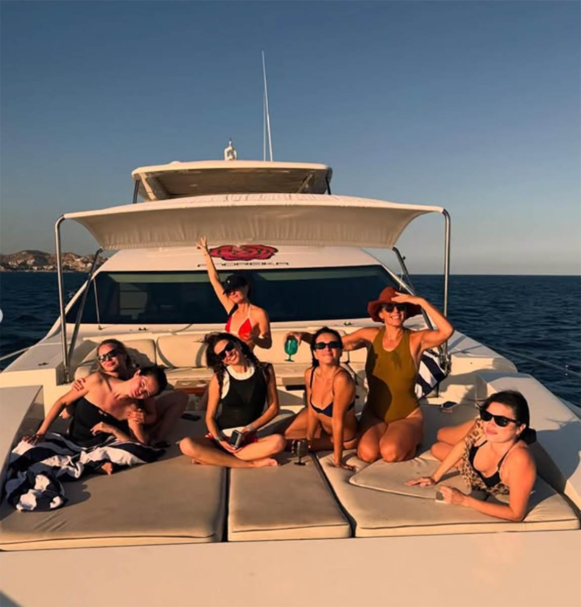 Selena Gomez luduje pred venčanje isplivale slike sa devojačkog putovanja