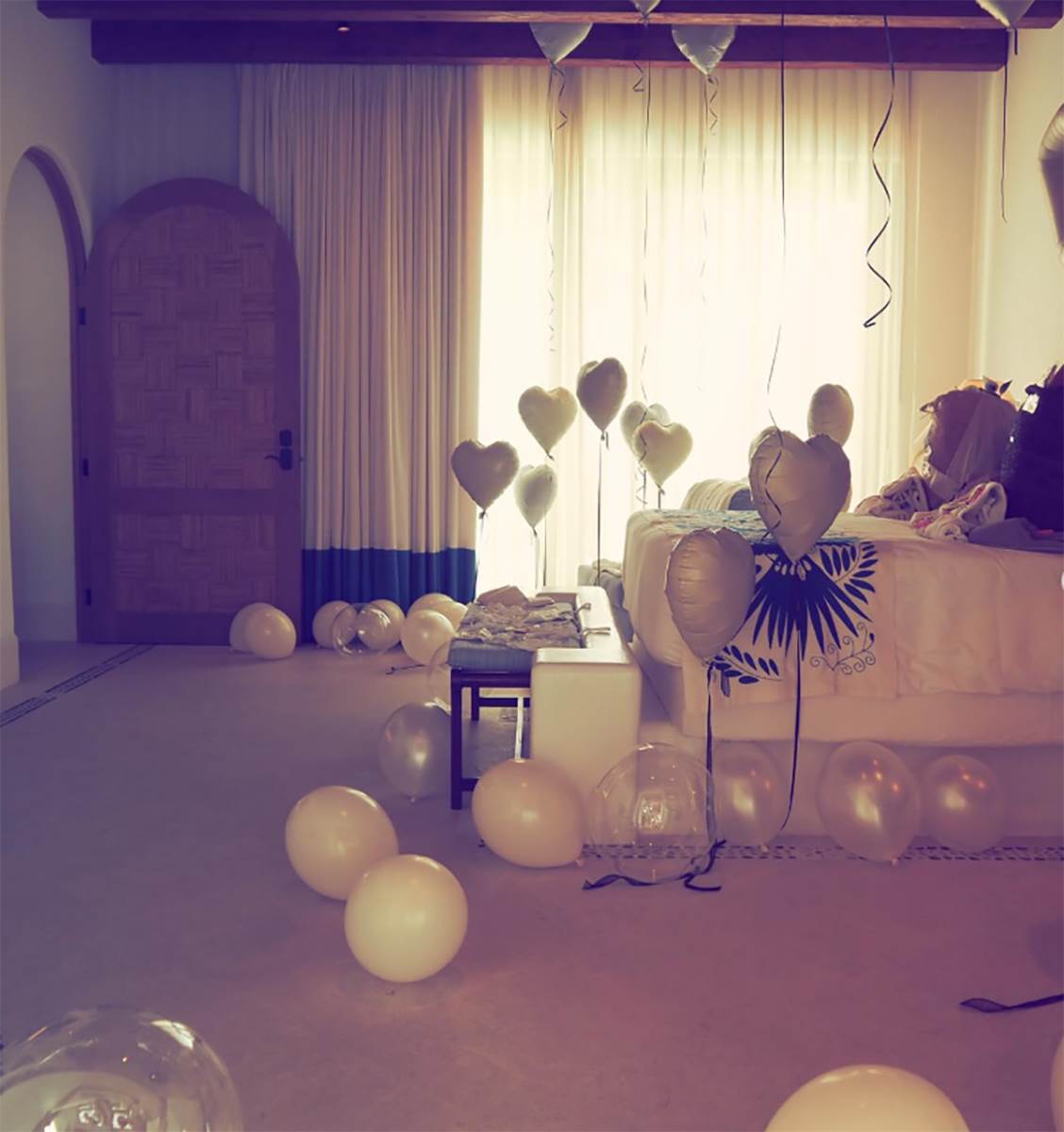 Selena Gomez luduje pred venčanje isplivale slike sa devojačkog putovanja