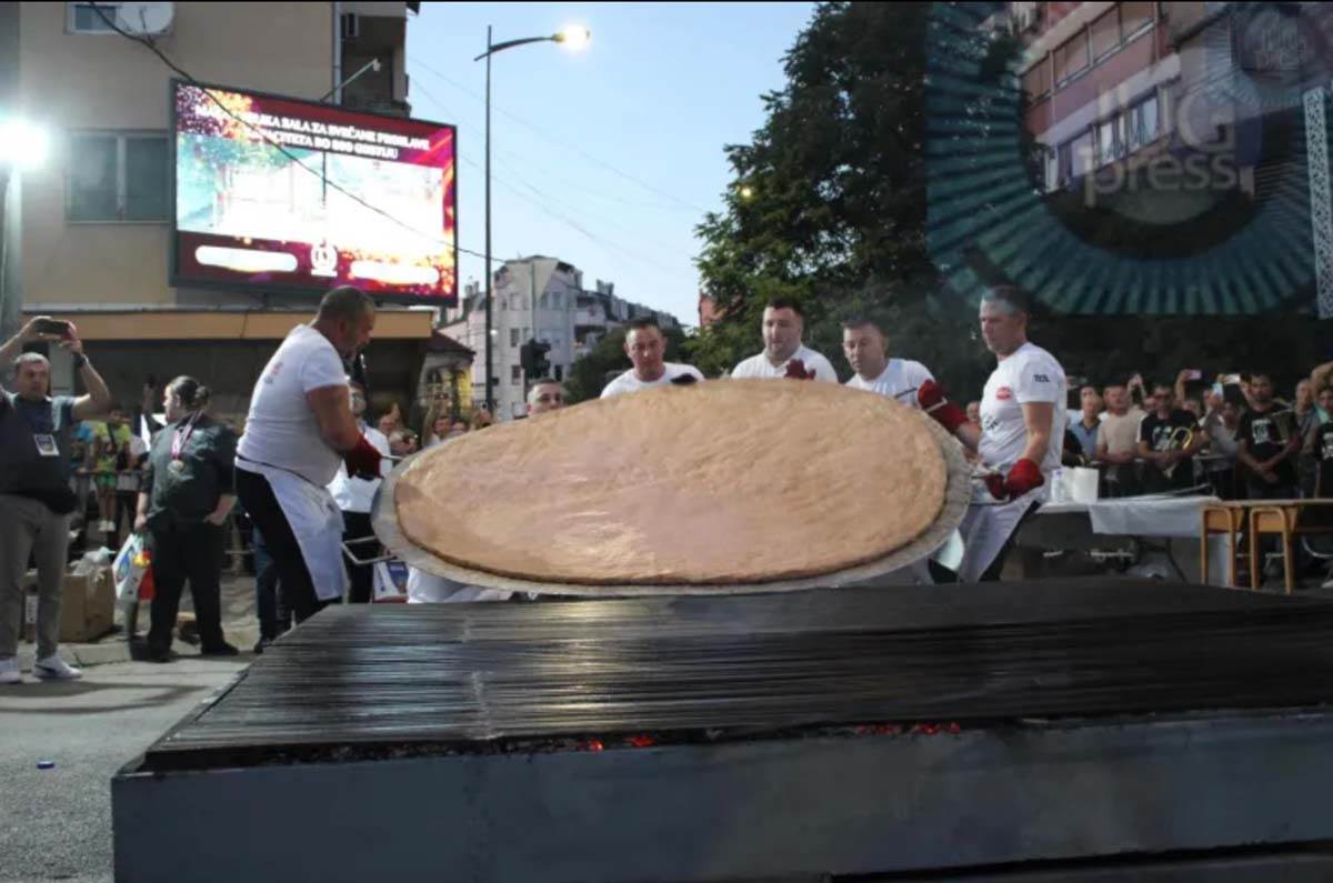 Pljeskavica od 90 kilograma 9.jpg