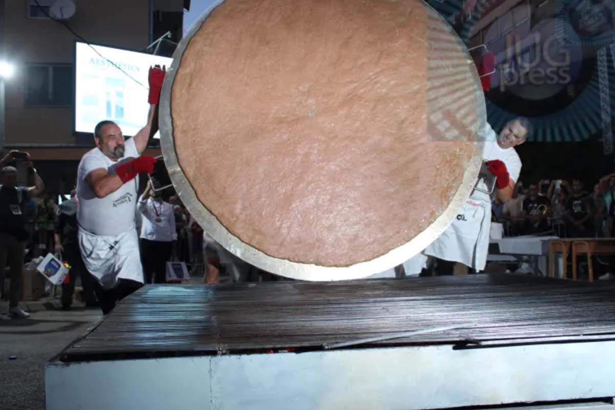 Pljeskavica od 90 kilograma 11.jpg