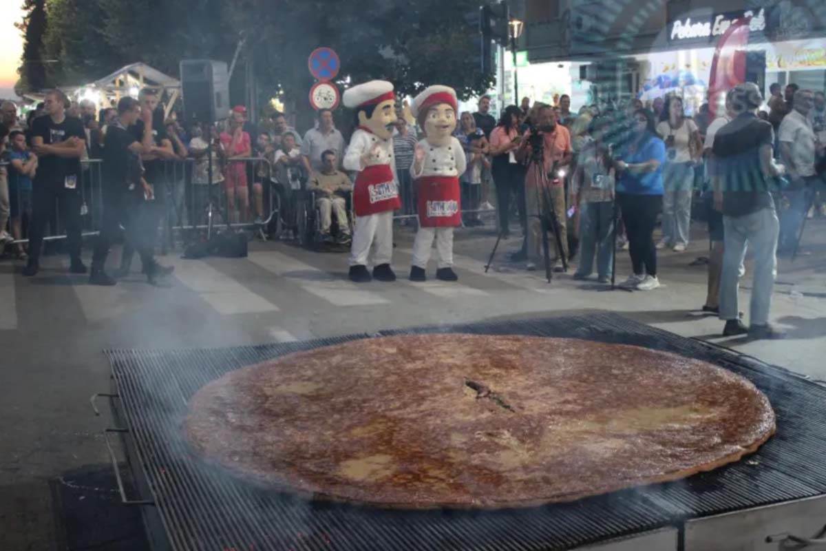 Pljeskavica od 90 kilograma 12.jpg