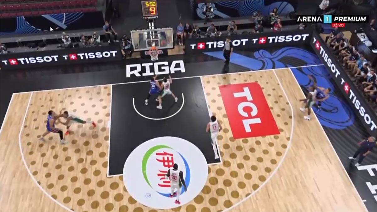 Filip Petrušev izbačen sa meča (3).jpg