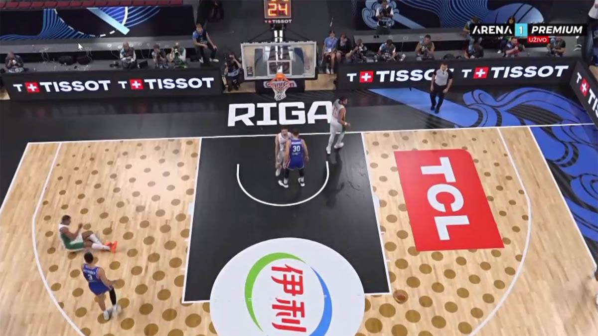 Filip Petrušev izbačen sa meča (8).jpg