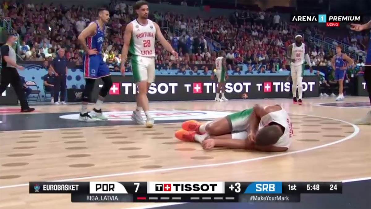 Filip Petrušev izbačen sa meča (9).jpg