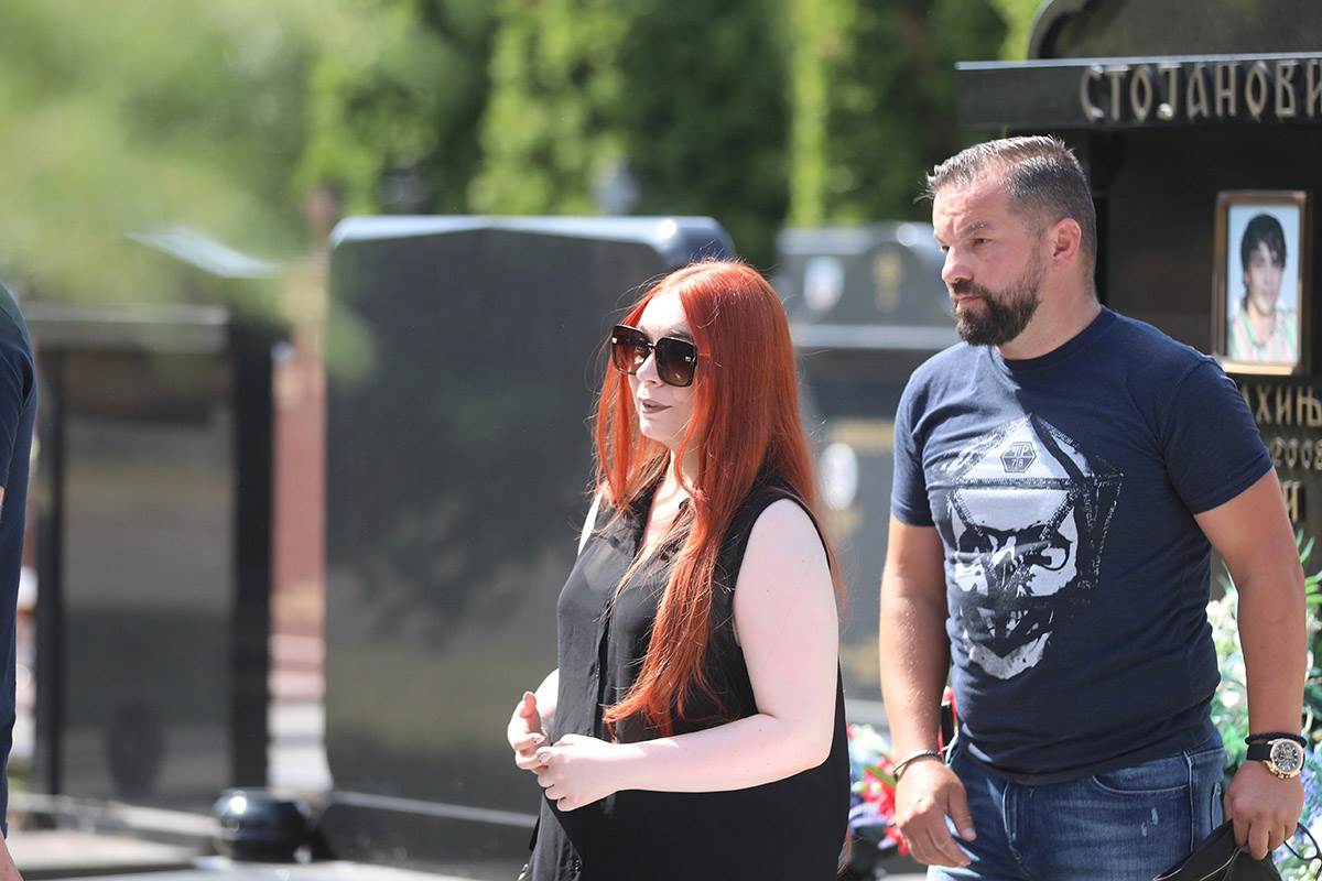 Porodica Popović je stigla na pomen (6).jpg