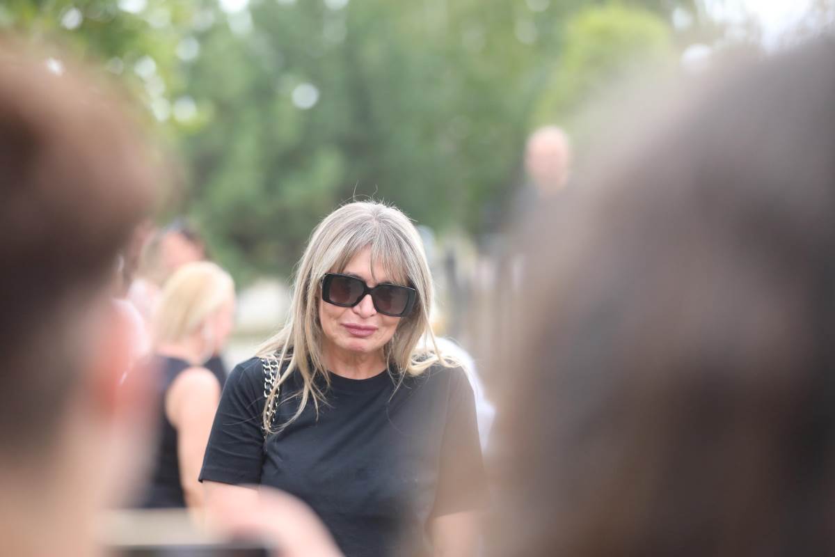 Suzana se u suzama obratila medijima (1).jpg