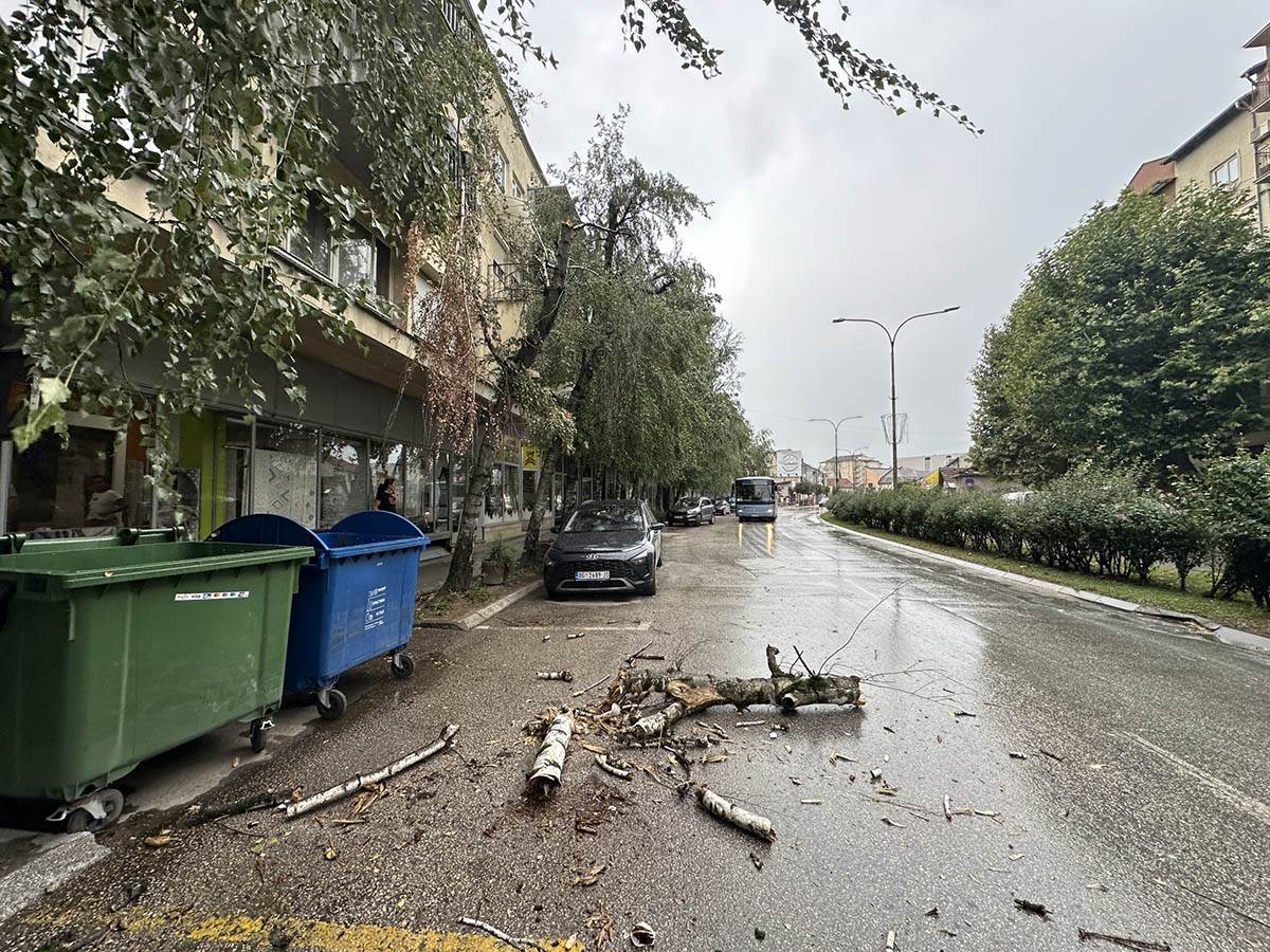 Jako olujno nevreme napravilo haos u Čačku (2).jpg