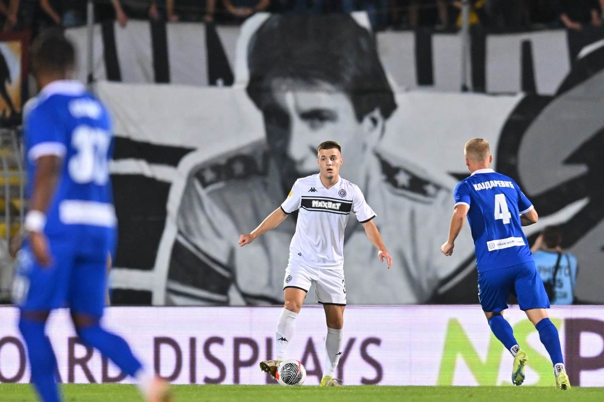 Partizan - Radnik Surdulica  (3).JPG