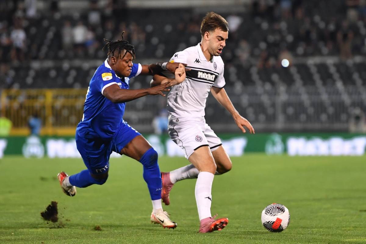 Partizan - Radnik Surdulica  (2).JPG