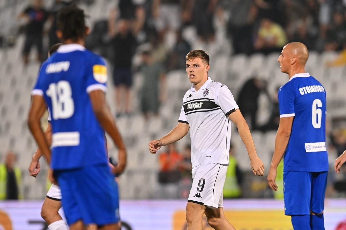 Partizan - Radnik Surdulica  (23).JPG