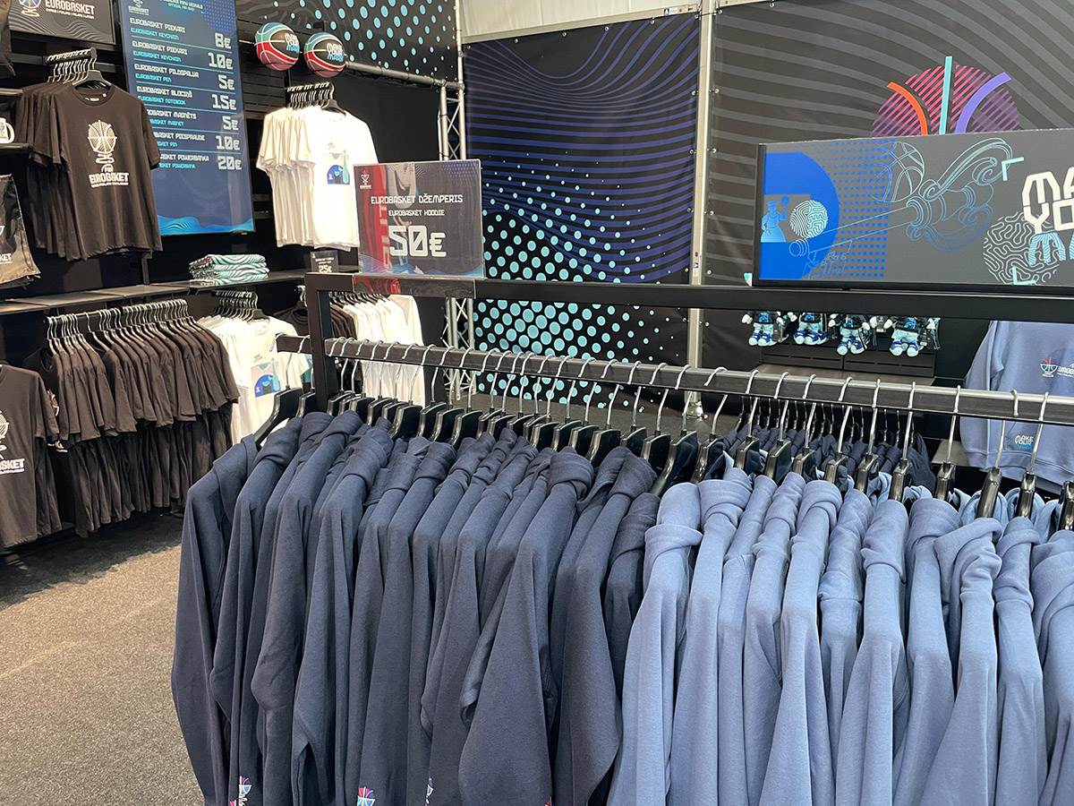 Zvanična prodavnica na Eurobasketu (3).jpg