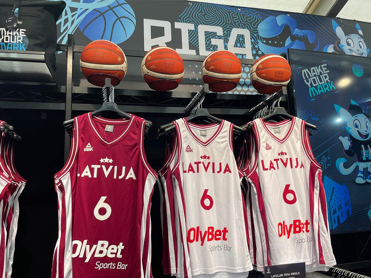 Zvanična prodavnica na Eurobasketu (8).jpg