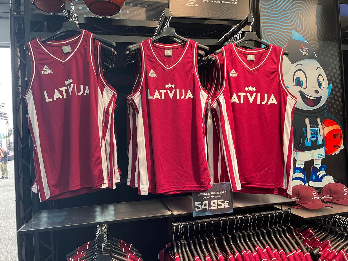 Zvanična prodavnica na Eurobasketu (9).jpg