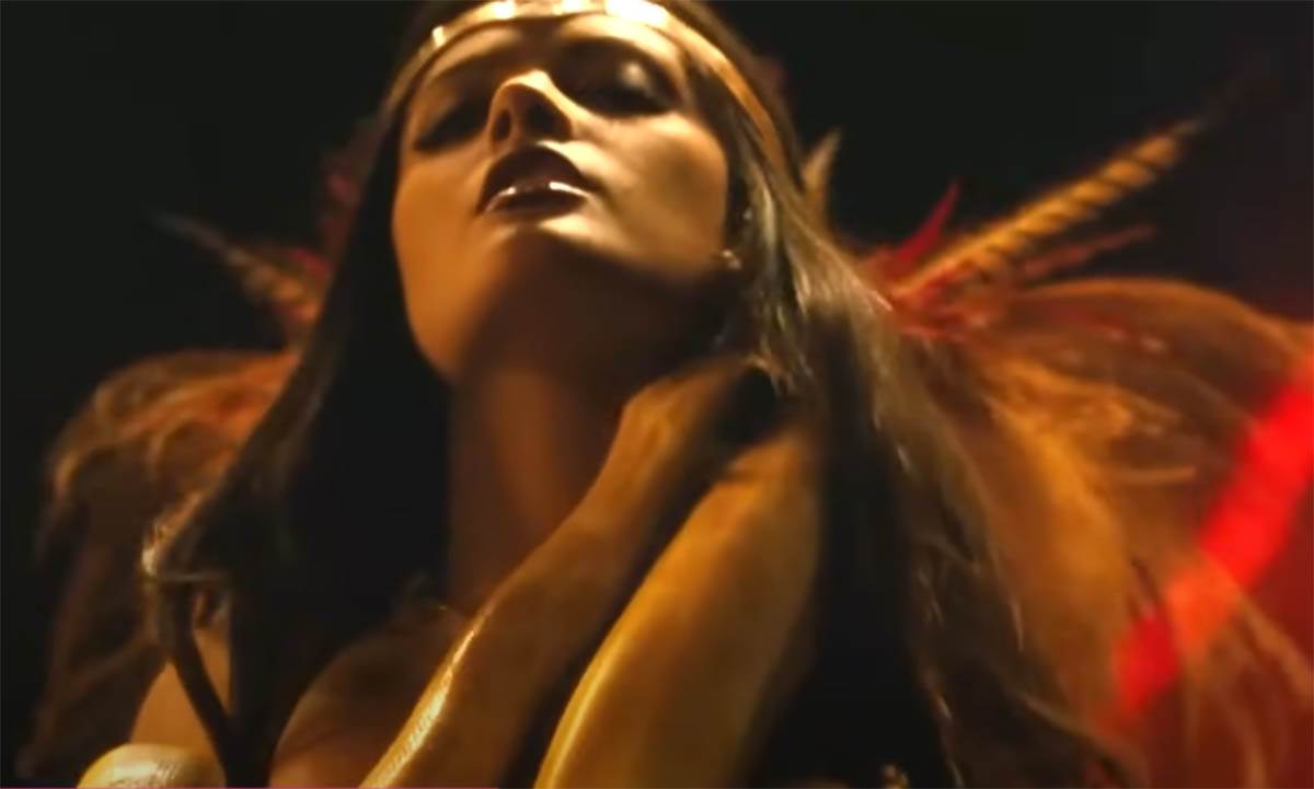 Salma Hajek u filmu Od sumraka do svitanja (10).jpg