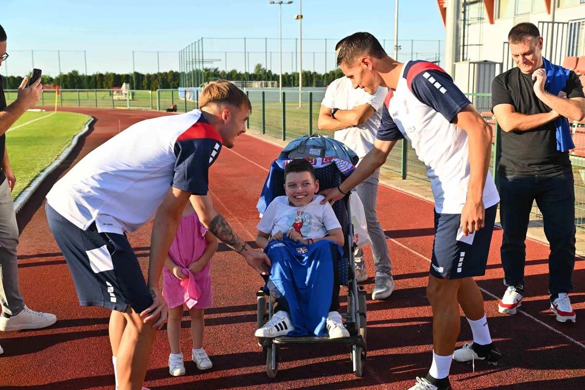 Prvi trening fudbalske reprezentacije Srbije u Staroj Pazovi 6.jpg