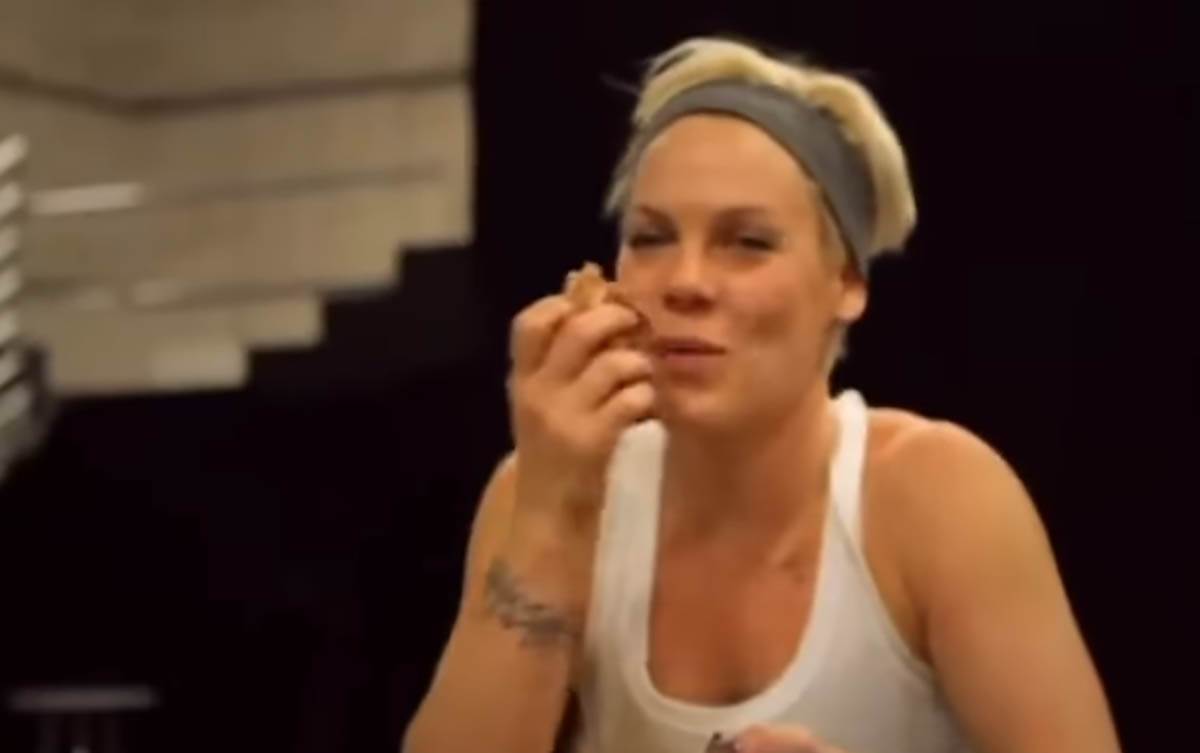 Pink pevačica (6).jpg