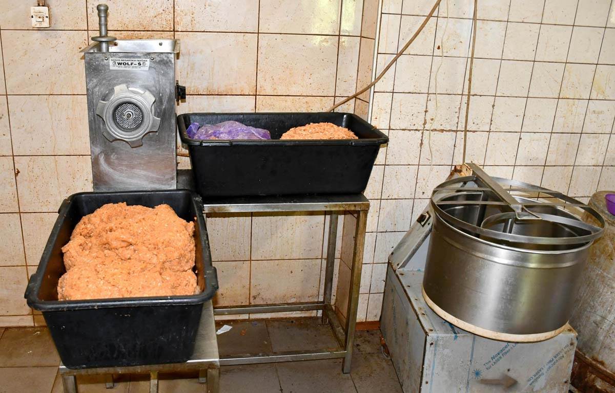 Neregistrovana mesara 1.jpg