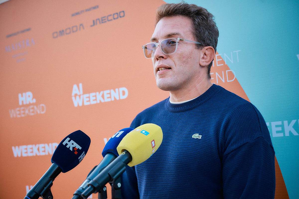 Nikola Pavešić copy.jpg