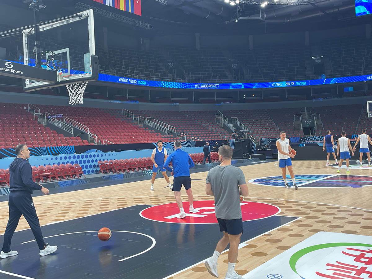 Trening Srbije pred Tursku na dan utakmice (19).jpg