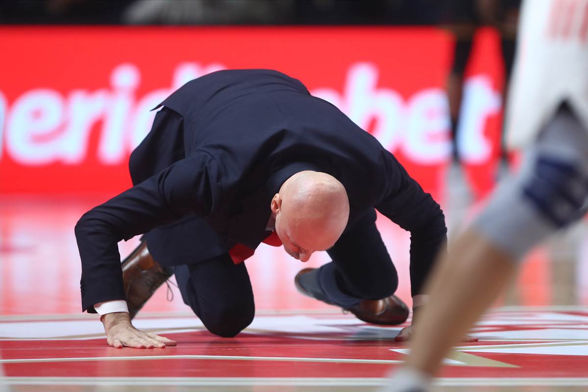 Saša Obradović ljubi grb Zvezde