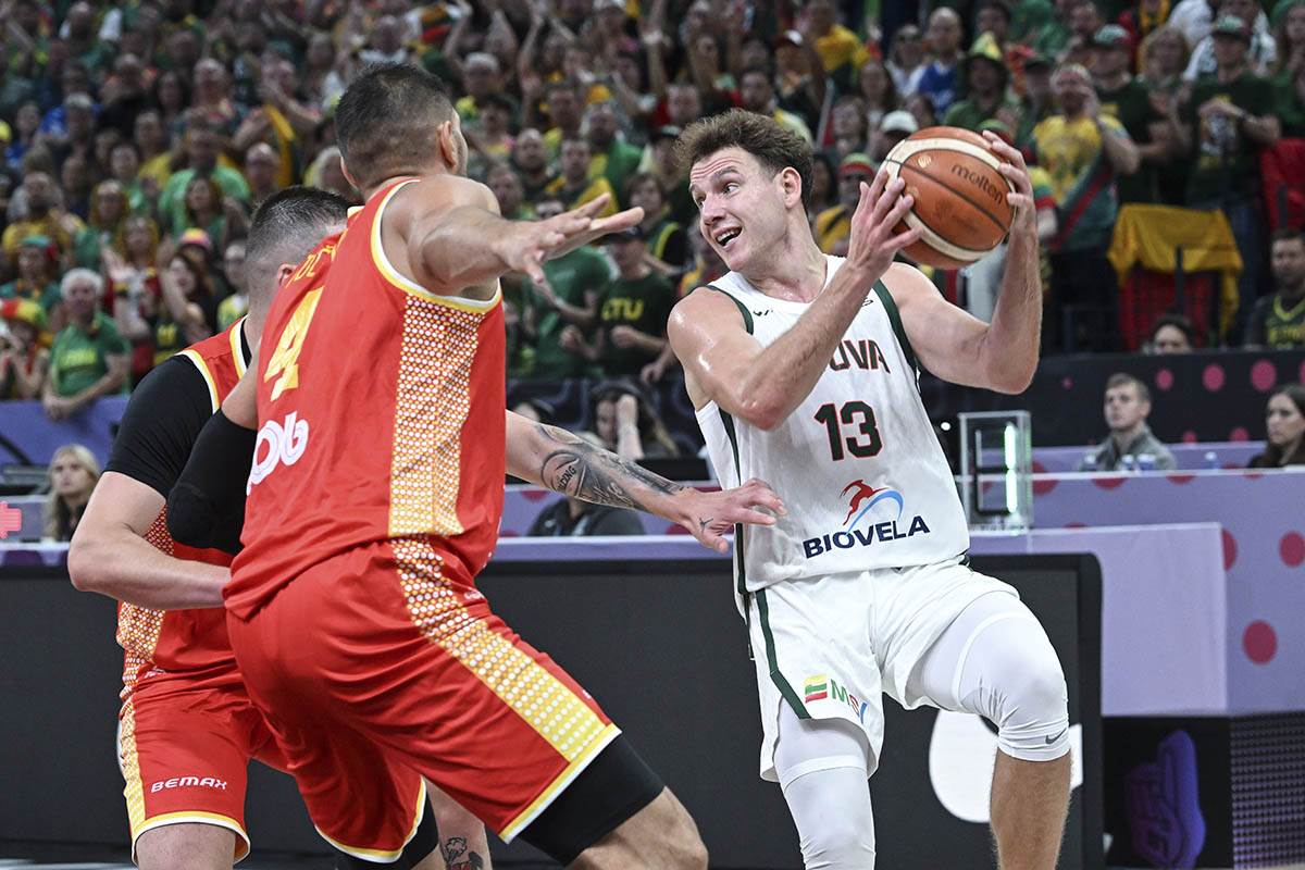 Nikola Vučević (6).jpg