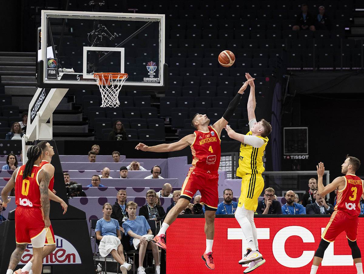 Nikola Vučević (12).jpg