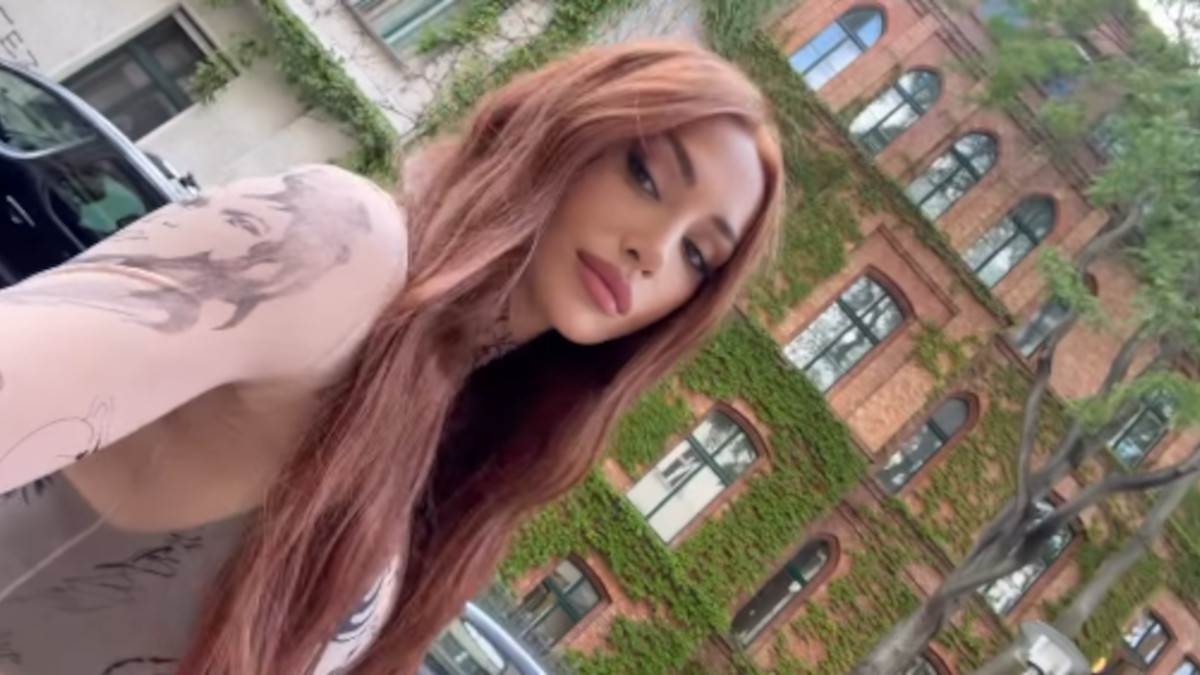 Emina Jahović naslovna.jpg