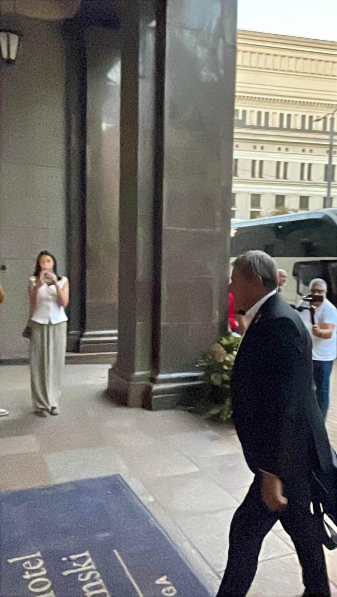 Piksi stigao u Rigu (2).jpg