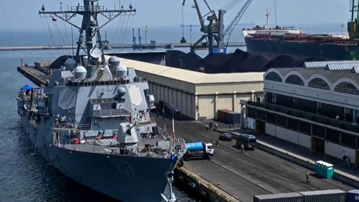 Američki brod (4).jpg