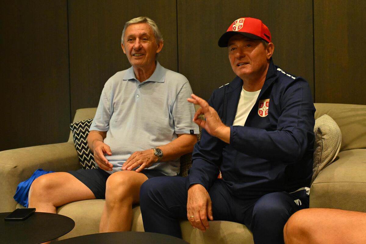 Svetislav Pešić Dragan Stojković Piksi 2.jpg