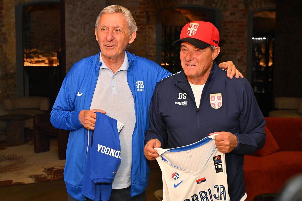 Svetislav Pešić Dragan Stojković Piksi 8.jpg