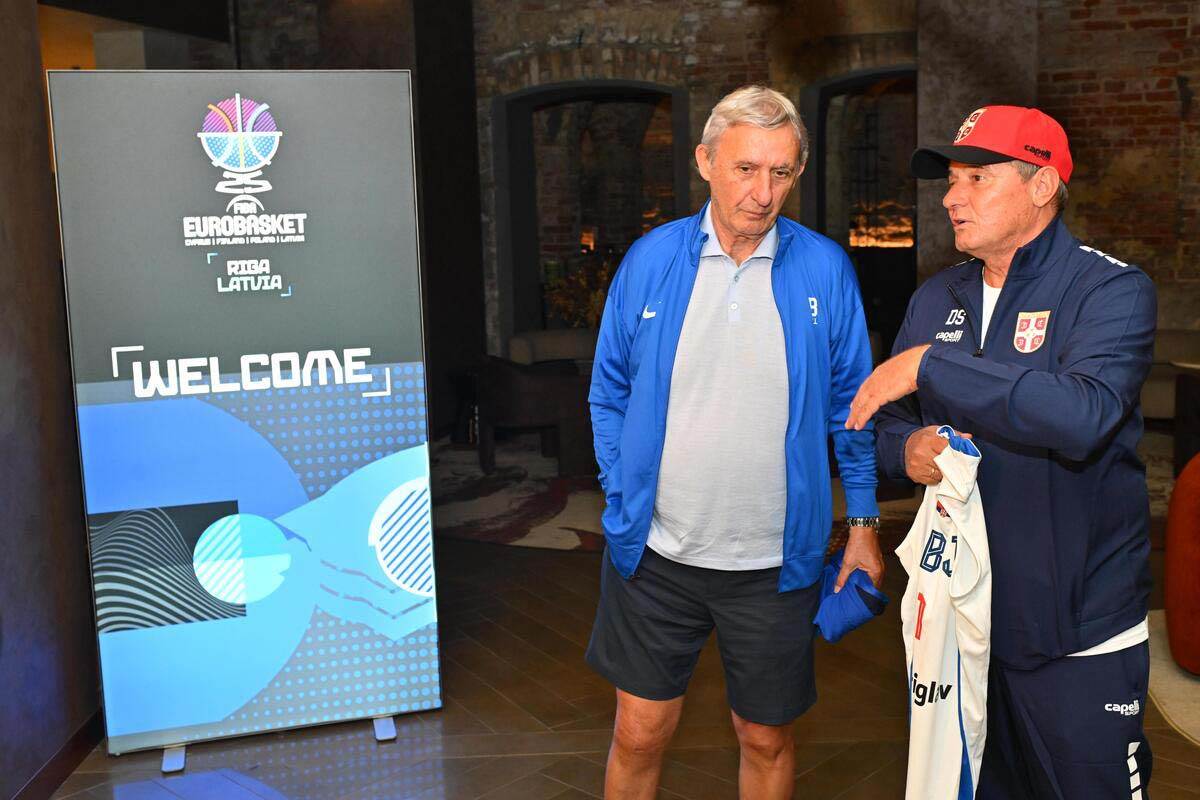 Svetislav Pešić Dragan Stojković Piksi 10.jpg