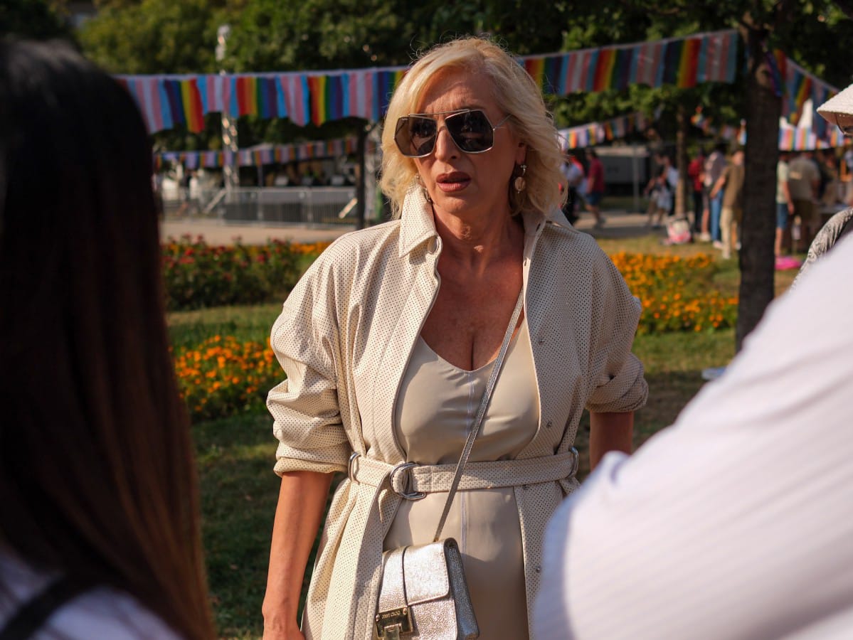 Parada ponosa 2025 - park Manjez okupljanje pred pocetak setnje (7).jpeg