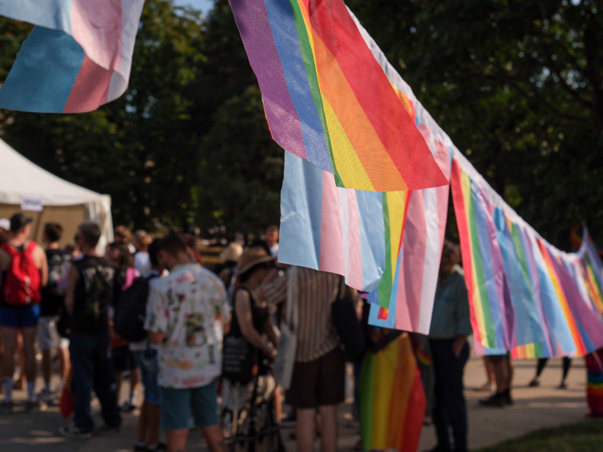 Parada ponosa 2025 - park Manjez okupljanje pred pocetak setnje (8).jpeg