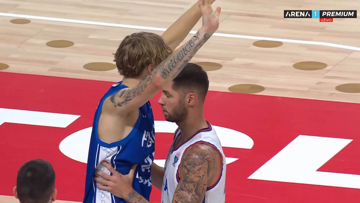 Mika Murinen i Stefan Jović frka na Eurobasketu