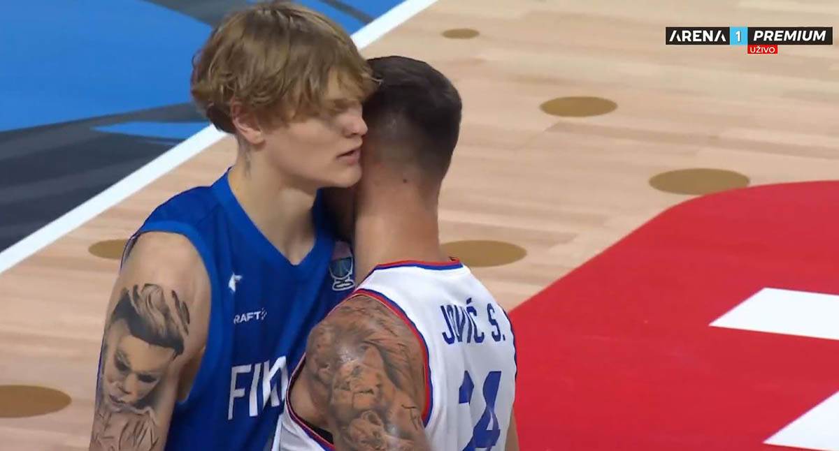 Mika Murinen i Stefan Jović frka na Eurobasketu