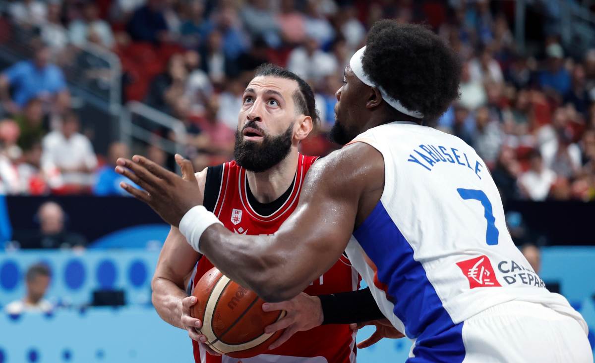 Tornike Šengelija i Gerson Jabusele u duelu na Gruzija Francuska na Eurobasketu