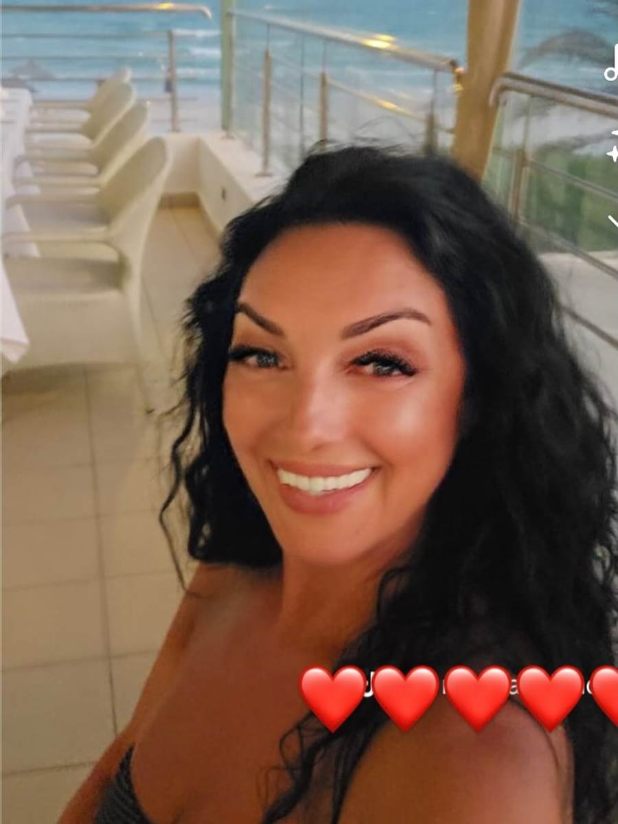 Nela Bijanić u kupaćem