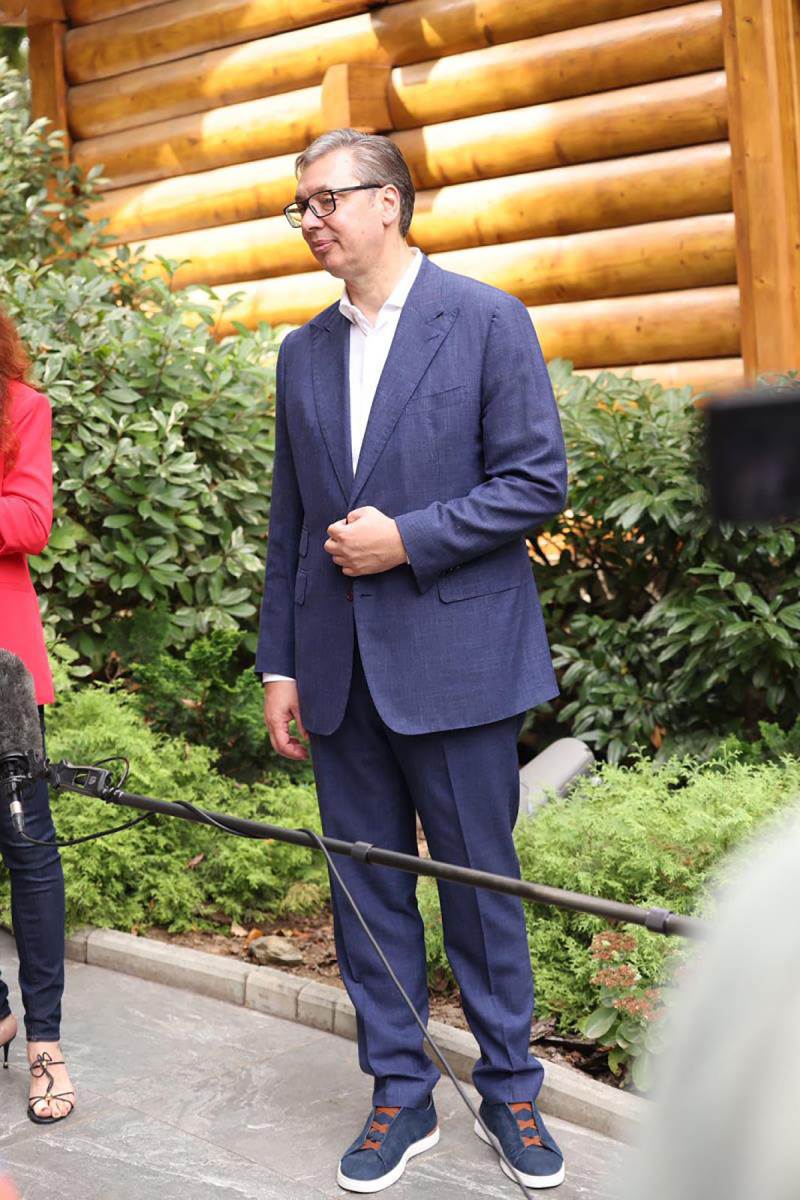 Vučić sa Lolitom Davidovič (9).jpg