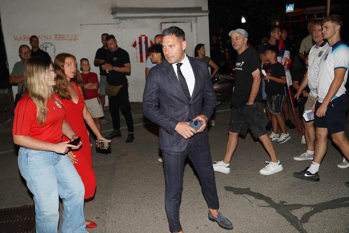 Dolazak poznatih licnosti na utakmicu Srbije i Engleske u kvalifikacijama za Svetsko prvenstvo. (3).jpg