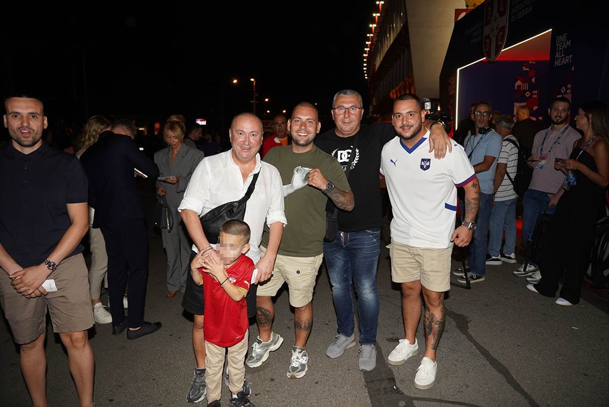 Dolazak poznatih licnosti na utakmicu Srbije i Engleske u kvalifikacijama za Svetsko prvenstvo. (7).jpg